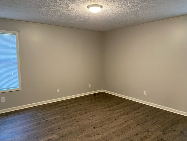 Building Photo - 55 Clement Dr