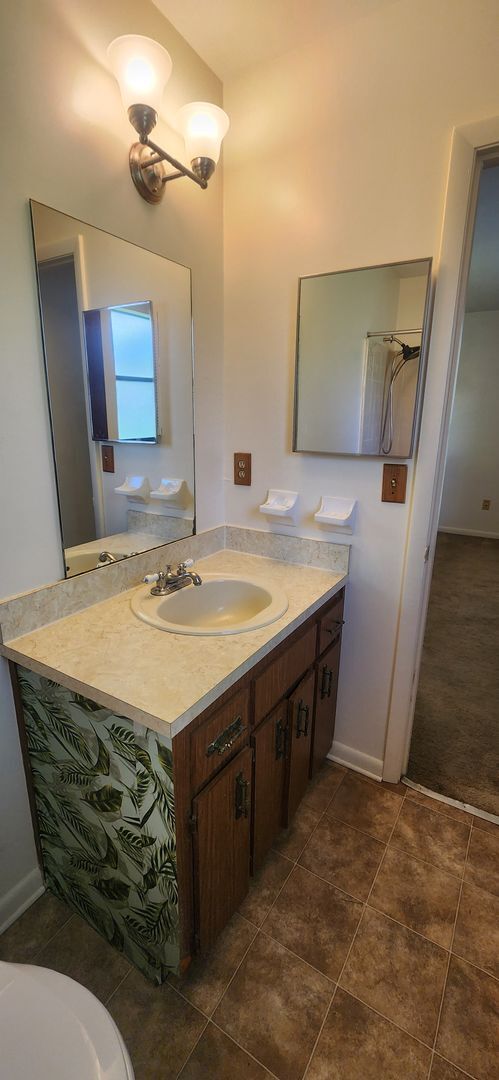Building Photo - 2/2 Home in SpringTree