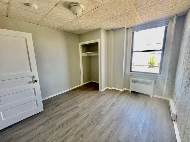 Building Photo - 810 Amity St