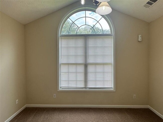 Building Photo - 5736 Lakeside Dr