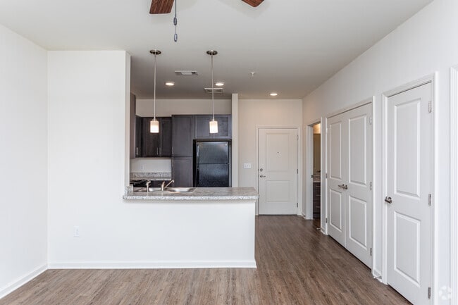 1BR, 1BA - 704 SF - Renaissance Garden Walk - Must be Age 62+