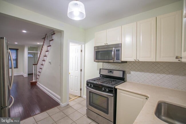 Building Photo - 2043 Gerritt St