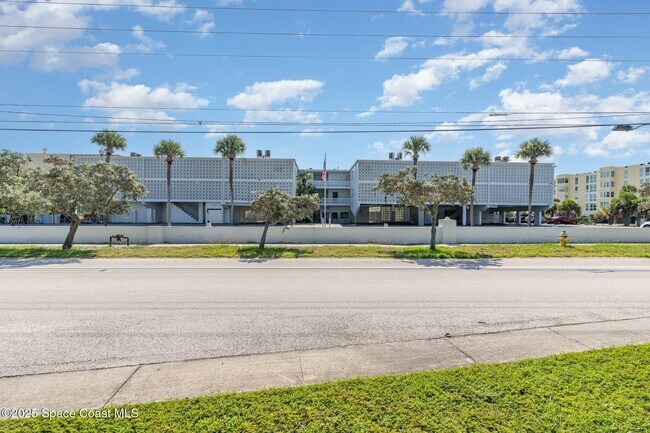 Building Photo - 4800 Ocean Beach Blvd