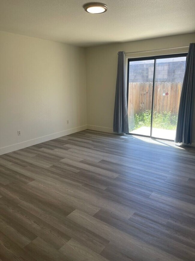 Building Photo - NF189-Kehl, Ron