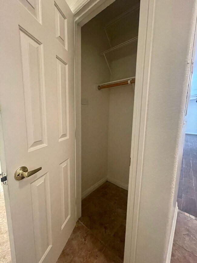Building Photo - Great 3 bedroom Townhome Available Soon!