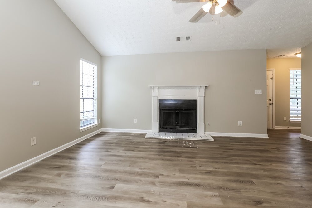 Building Photo - 527 Brookfield Way