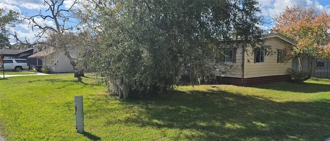 Building Photo - 1634 Dolphin Dr