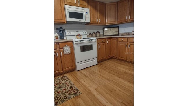 Building Photo - 16 Pinehurst Pl