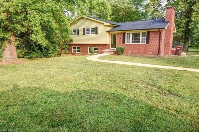 Building Photo - 318 Collinwood Dr