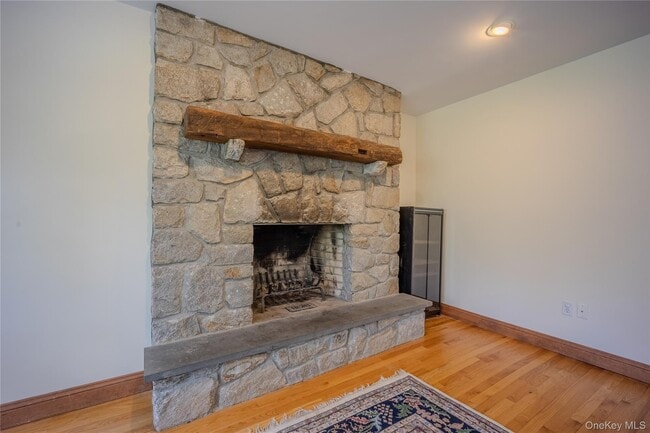 Building Photo - 19-21-21 Lamela Dr