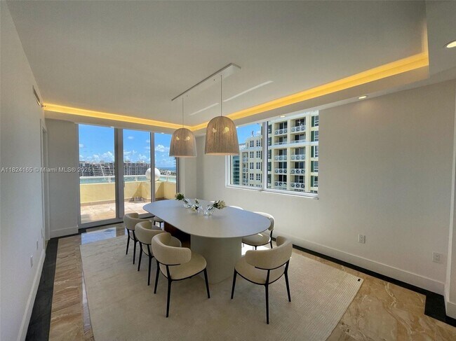 Building Photo - 445 Grand Bay Dr