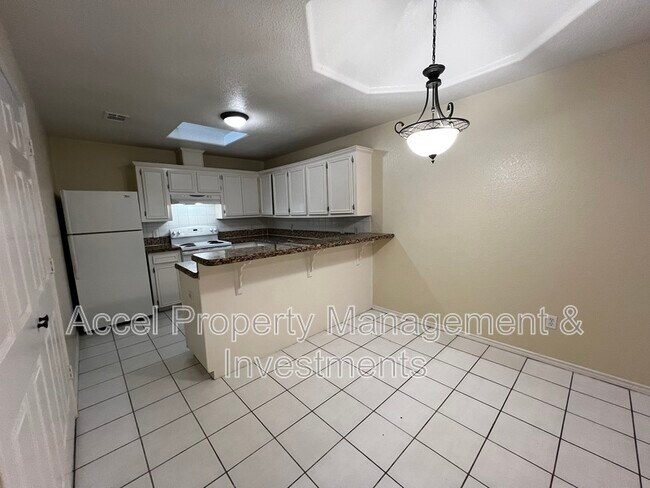Building Photo - 2401 Kimberly Ln