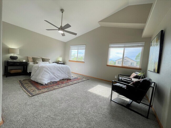 Building Photo - Stetson Hills Spacious Stunner! 4 bed, 3 bath, loft, and 3,100+sqft