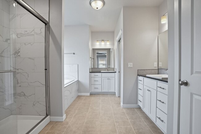 Building Photo - NEWER - BEAUTIFUL 3BD/2.5BA HOME + OFFICE or 4TH BEDROOM