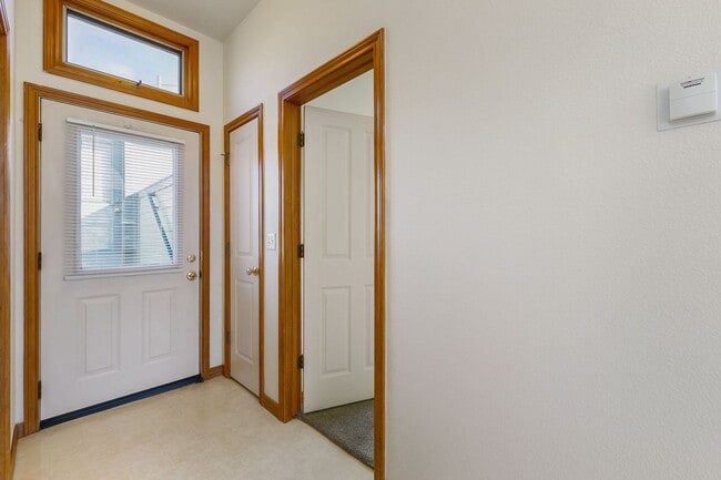 Building Photo - 1 Bed, 1 Bath Studio *All Utilities Included*
