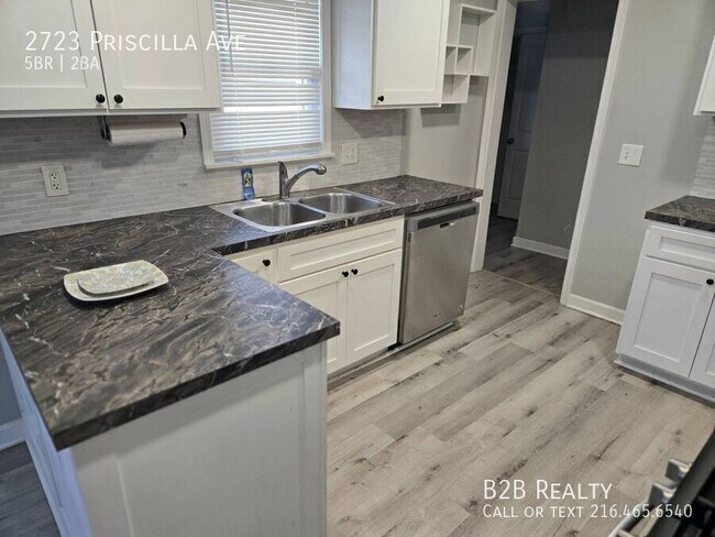 Building Photo - 2723 Priscilla Ave