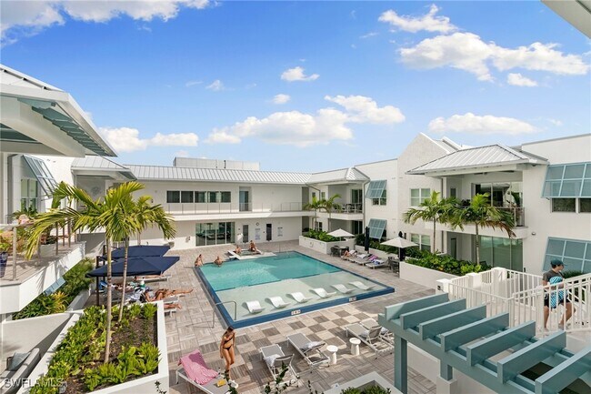 Building Photo - 201 8th St S