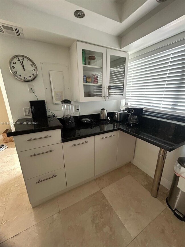 Building Photo - 4000 NE 168th St