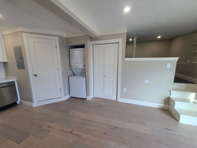 Building Photo - Newly Renovated - Ocean Views - Laundry - ...