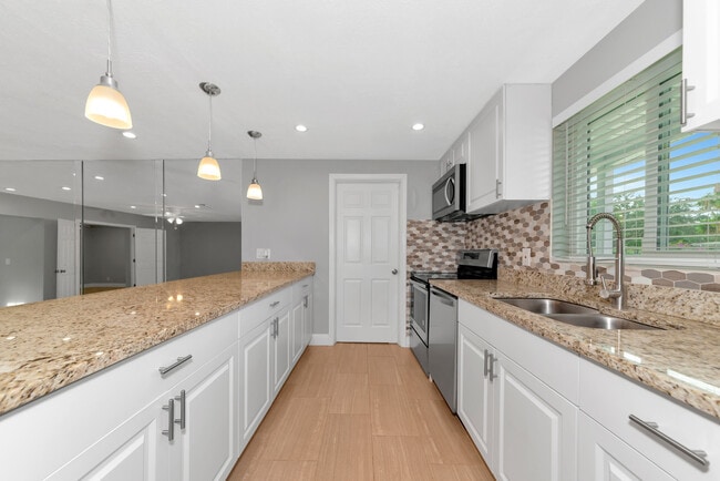 Building Photo - 5823 22nd St W