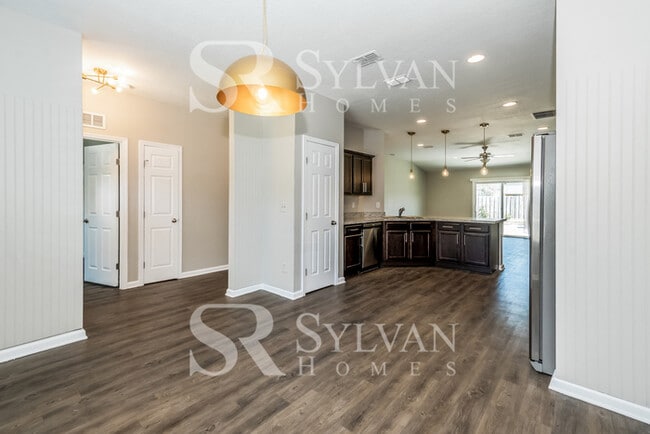 Building Photo - Charming 4BR 2BA Home