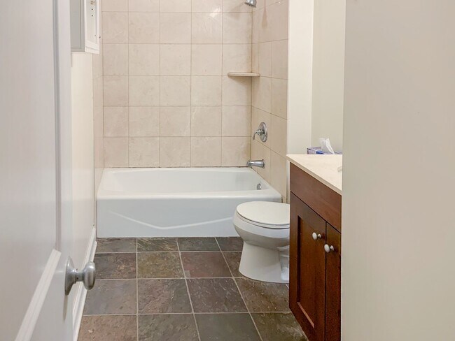 Building Photo - 2927-29 N. Southport