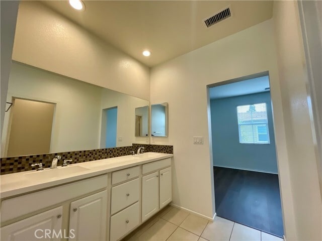 Building Photo - 205 W Via Presido