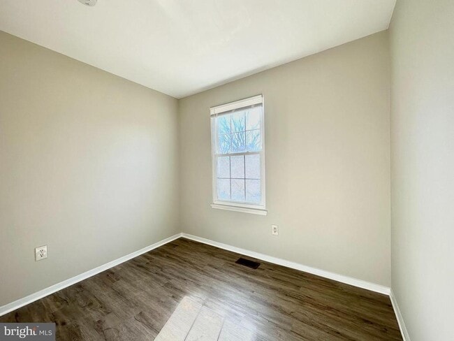 Building Photo - 402 Carousel Ct