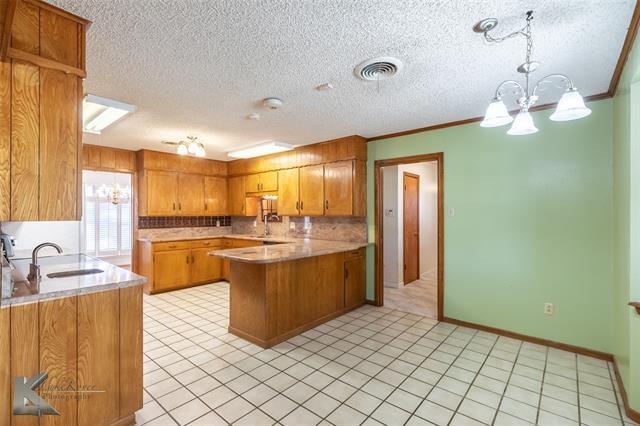 Building Photo - 3642 Hi-Vu Dr