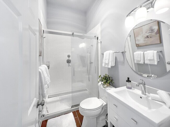 Building Photo - 3355 Saratoga Rd