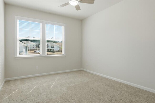 Building Photo - 8820 Shipton Cir