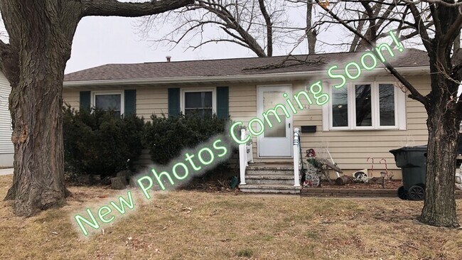 Building Photo - 4442 Rushmore Dr NE