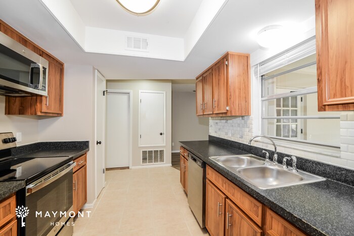 Building Photo - 4730 Mesa Verde Dr