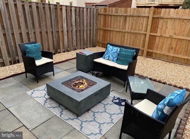 Building Photo - 15401 Empress Way