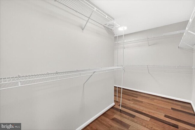 Building Photo - 9938 Timberknoll Ln