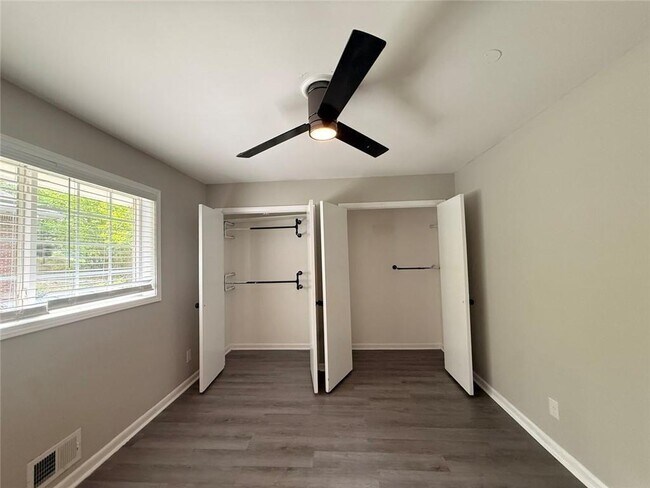 Building Photo - 3891 Artist View Dr