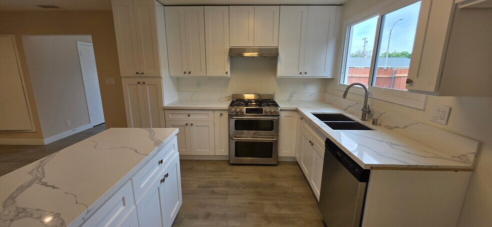 Building Photo - 23300 Welby Way