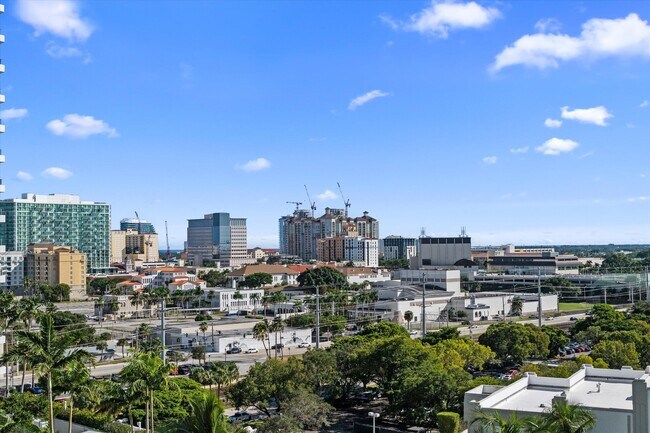 Building Photo - 300 S Australian Ave