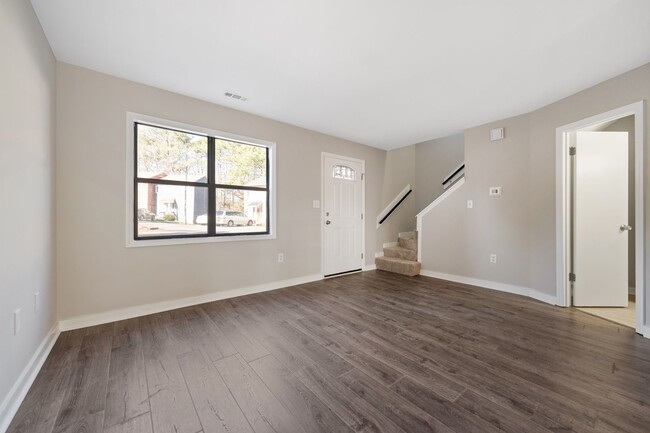 Building Photo - Complete Remodeled 2 Bedroom Townhouse w/ ...