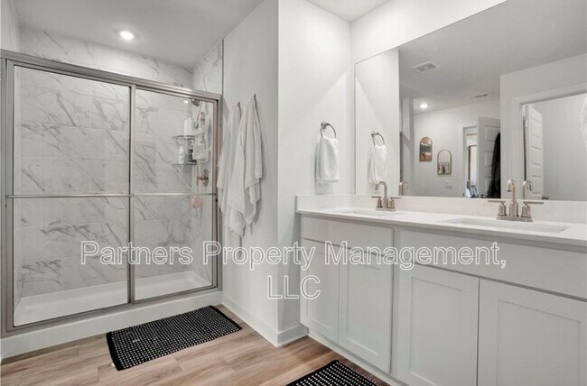 Building Photo - 4435 W Canyon Run Dr