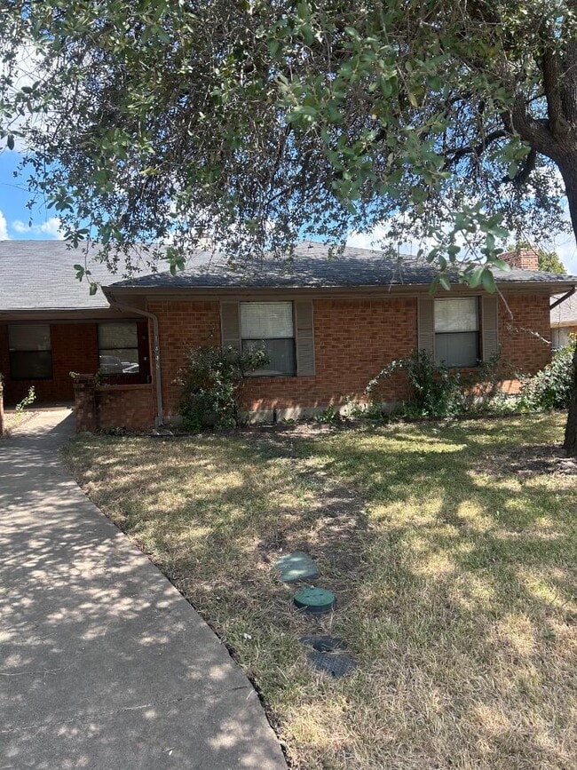 Building Photo - 1446-1448 Pinnacle Peak Dr