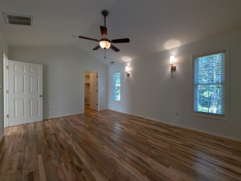 Primary Bedroom - 14 Weaver Rd