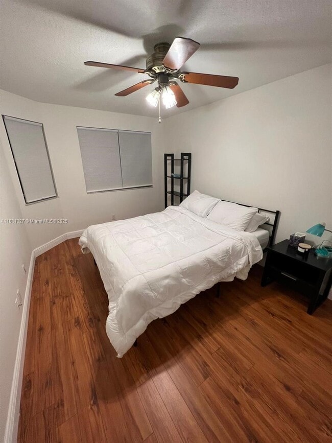 Building Photo - 7652 Pinewalk Dr S