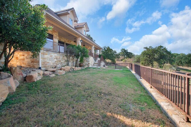 Building Photo - 101 Up There