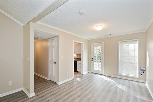 Building Photo - 2624 Country Trace SE