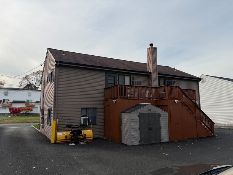 Building Photo - 3 Bergh St