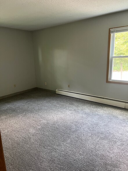 Building Photo - 120 Locust St