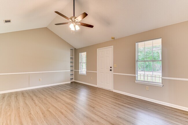 Building Photo - 2960 Glenn Hills Dr
