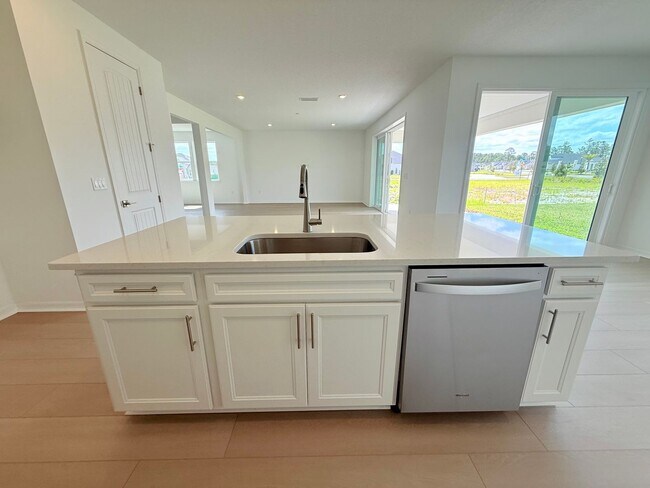 Building Photo - Sprawling 5BR/4.5BA Dream Home with 3-Car ...