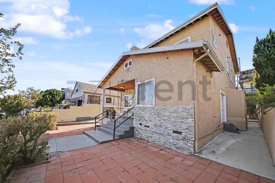 Building Photo - Unit